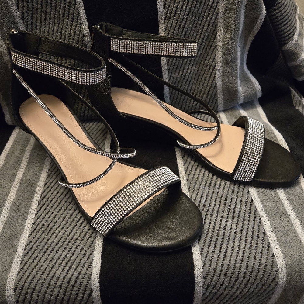 Elegant Black and Silver Women's Sandals